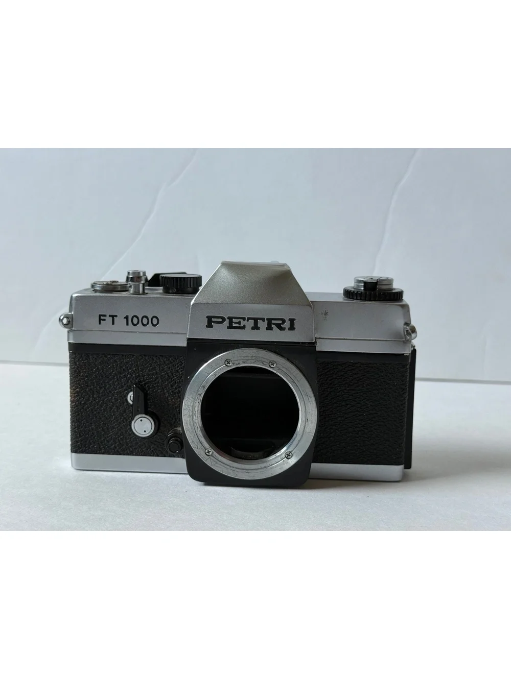 Petri FT 1000 35mm SLR Film Camera Body Only — Shutter Tested Working